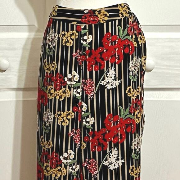 Monroe & Main Wide leg pants Women’s sz L. Black & flowers. Pull-on,elastic back - Picture 3 of 6